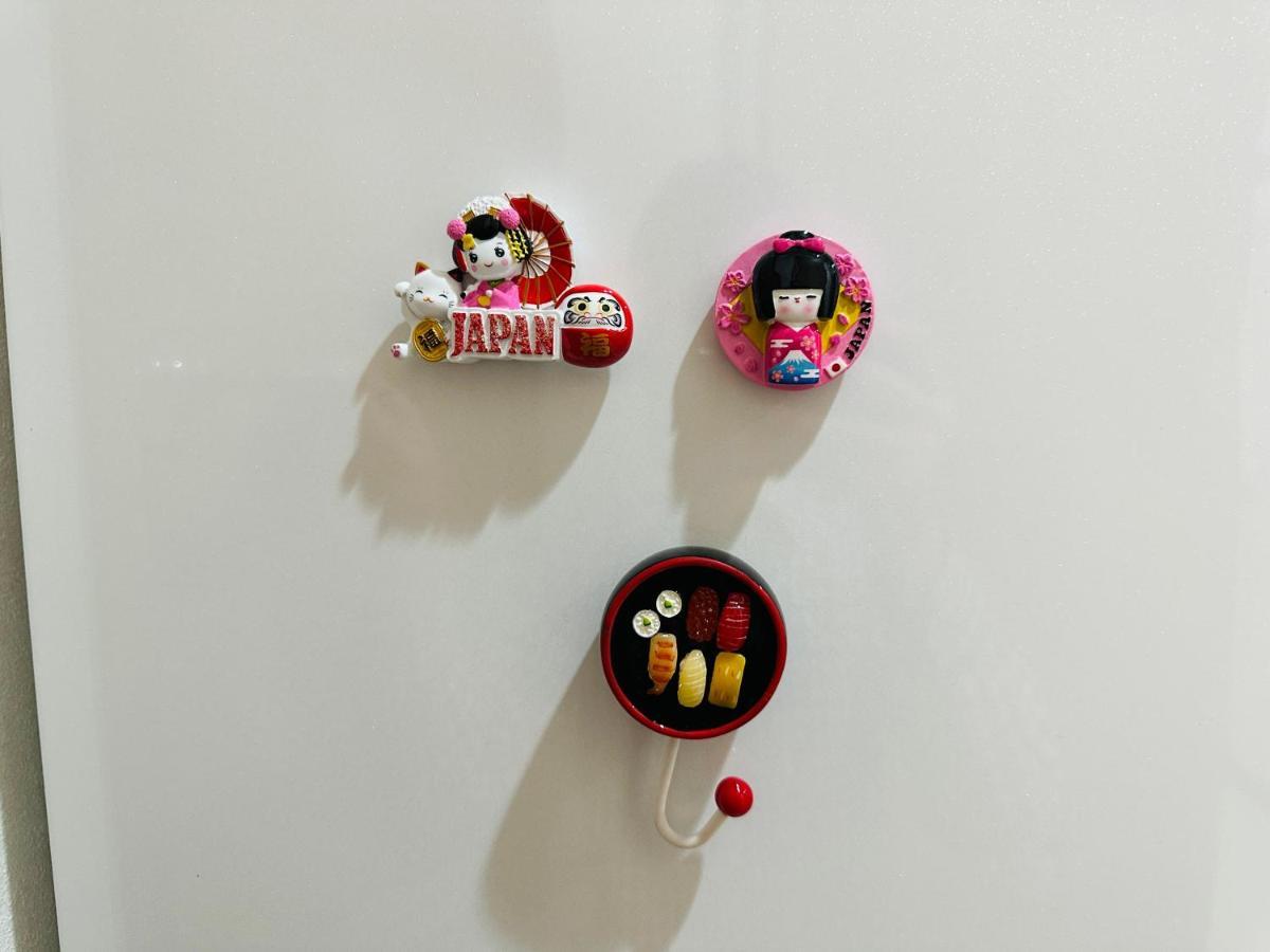 Apartment 1102黒門市場1分!道頓堀まで徒歩8分!心斎橋まで徒歩9分!関西空港とusj直行電車バスあり Osaka