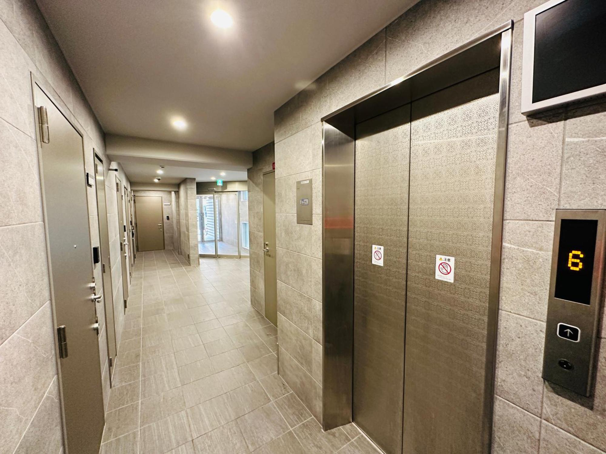 Appartamento 1102黒門市場1分!道頓堀まで徒歩8分!心斎橋まで徒歩9分!関西空港とusj直行電車バスあり *
